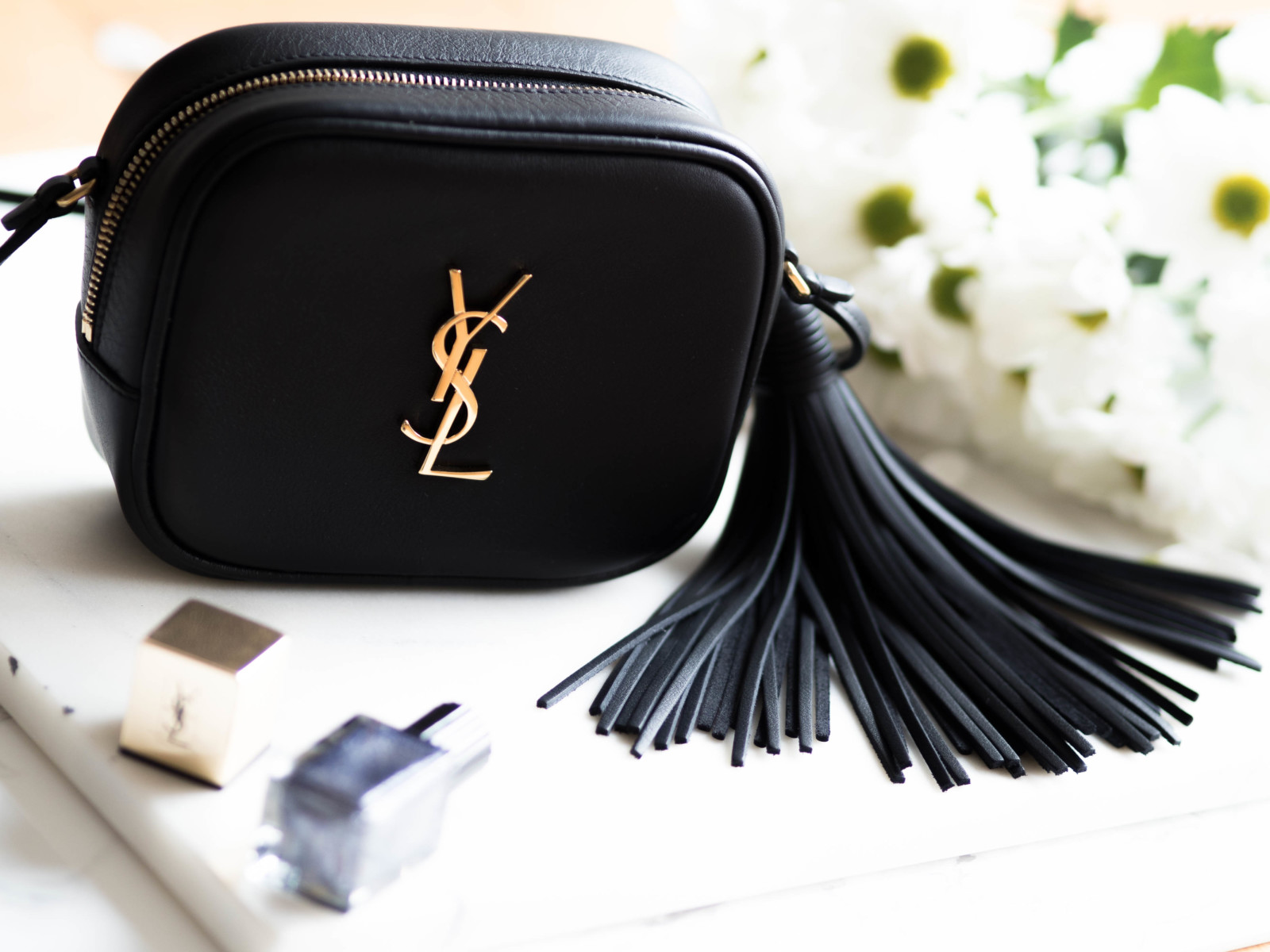 VIDEO: YSL Blogger Monogram Bag review & What fits inside